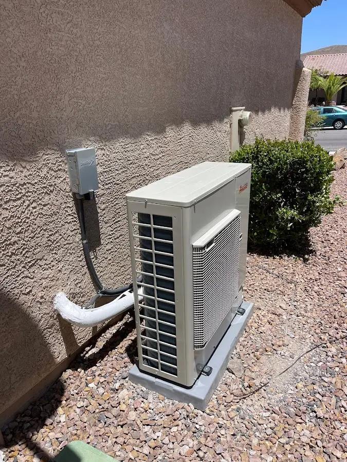 Residential air conditioning condenser unit in Lavon
